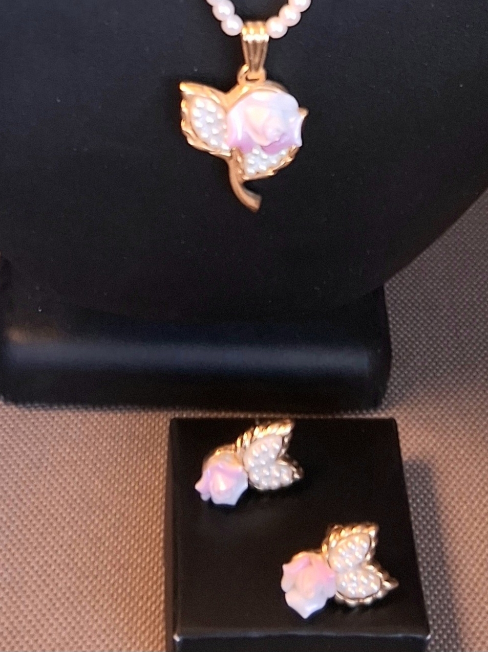 Vintage Avon Faux Pearl Necklace and Rose Pendant Set W/ Earrings - Pink & Gold